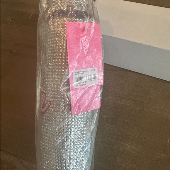 Barbie × Forever 21 Barbie Rhinestone
Water Bottle - Picture 4 of 6